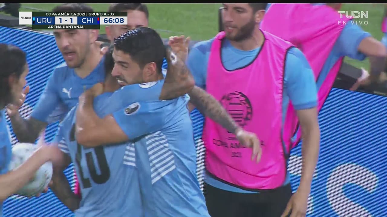 ¡Desenfundó! ‘El Pistolero’ Suárez marca el 1-1 ante Chile