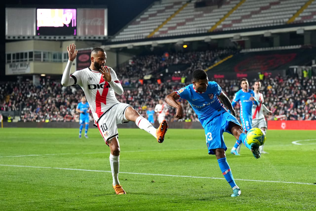 Reinildo es otro de los jugadores que también comienzan a figurar con los blancos.
