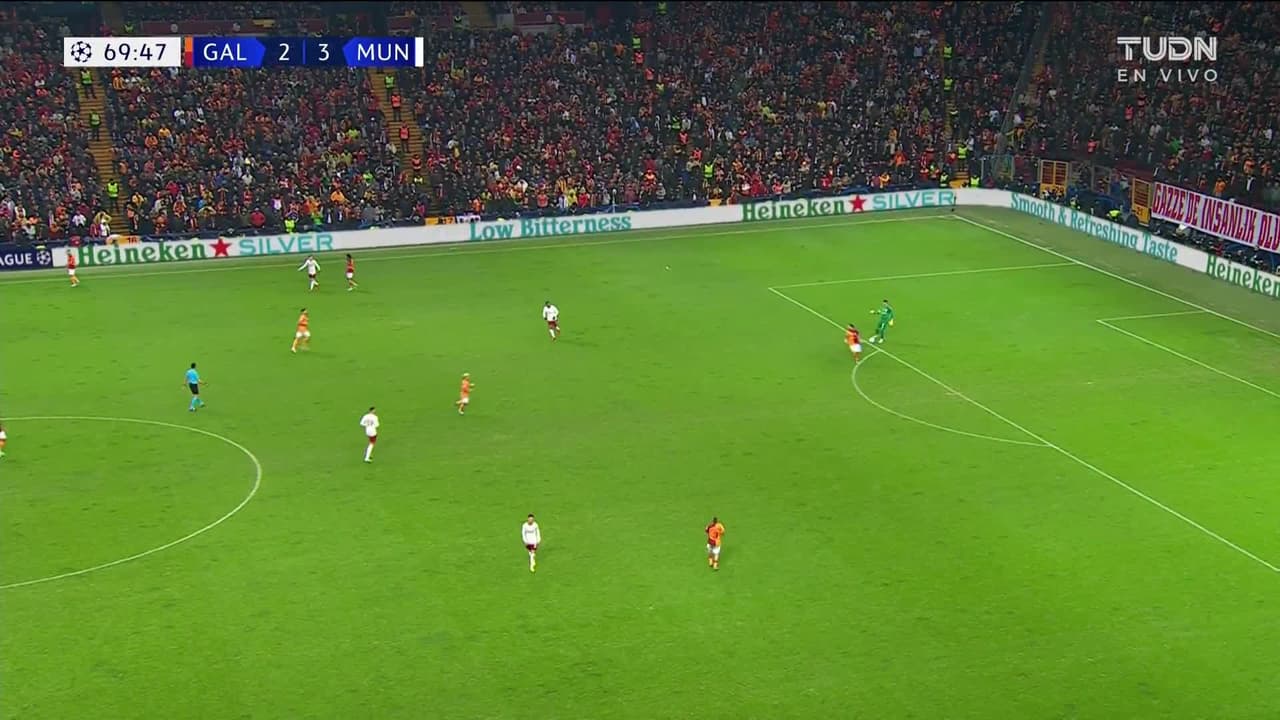 ¡GOL!  anota para Galatasaray. Kerem Aktürkoglu