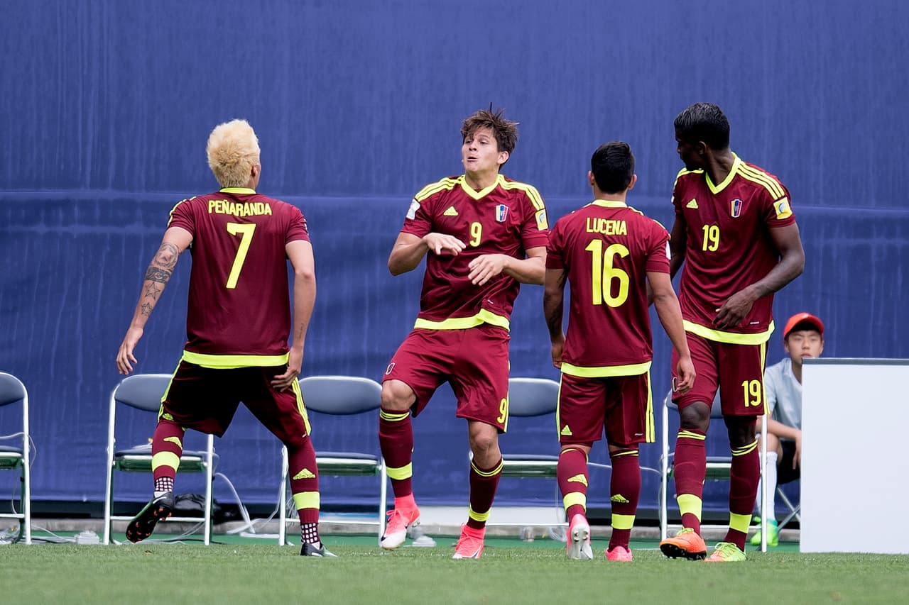 La fiesta de los venezolanos por el gol se prendió y significó un empuje anímico para los suramericanos.