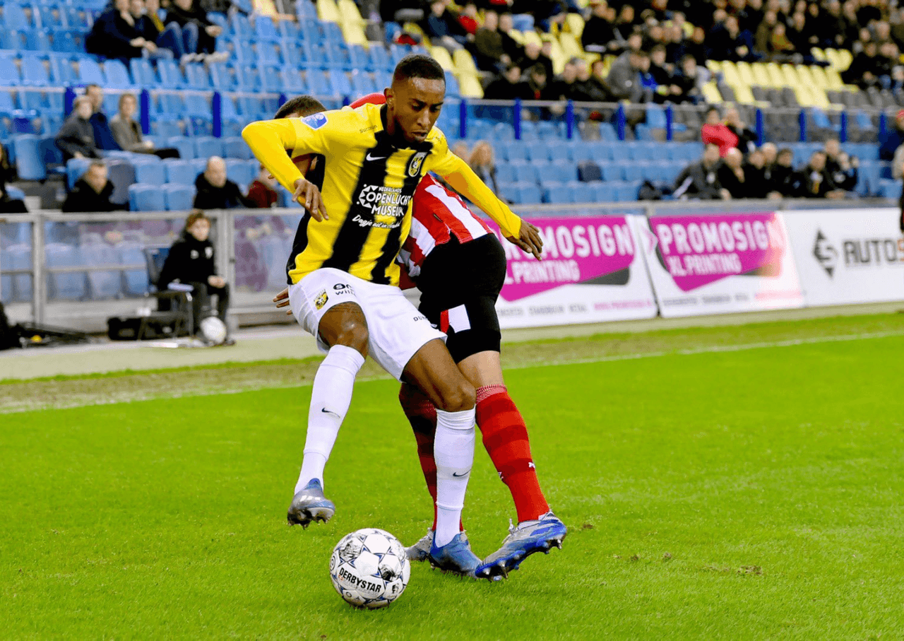 Y diez minutos después, Sam Lammers anota para el PSV.