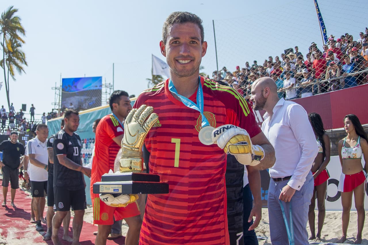 El arquero Diego Villaseñor se quedó con el premio al mejor guardameta del Premundial.