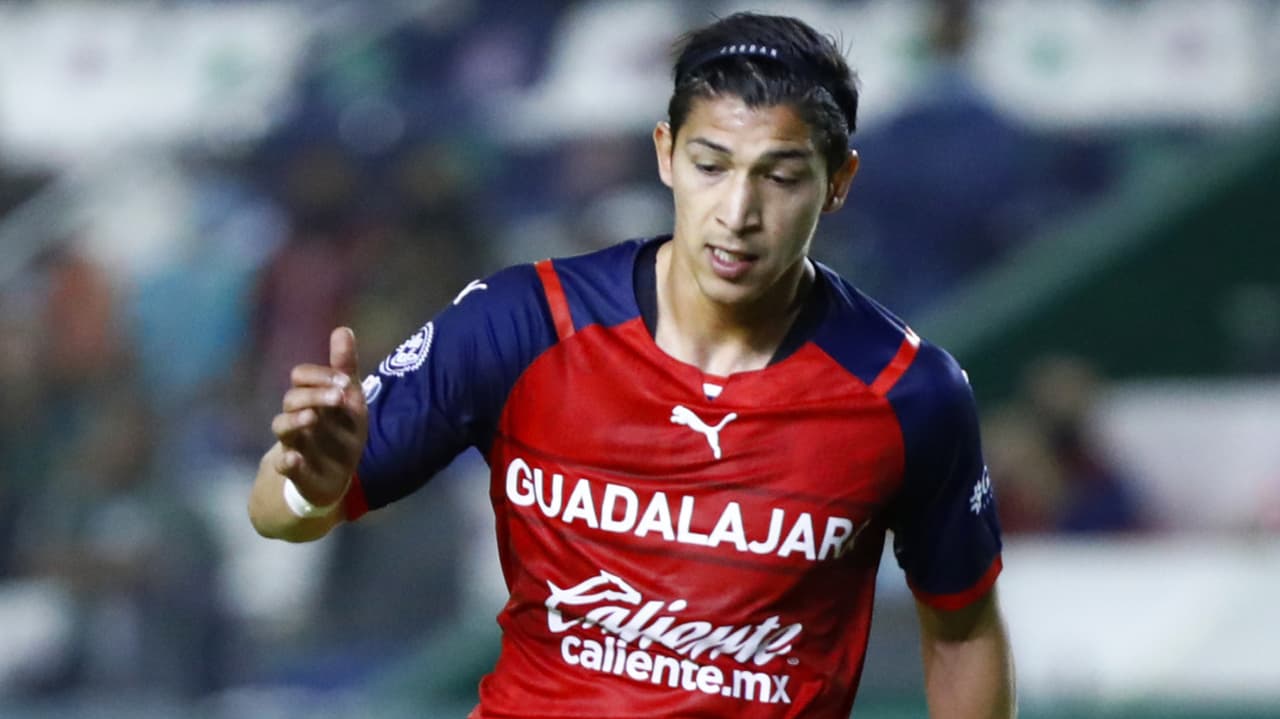 Ángel Zaldívar causa baja de Chivas ante Puebla... ¿Macías, titular?