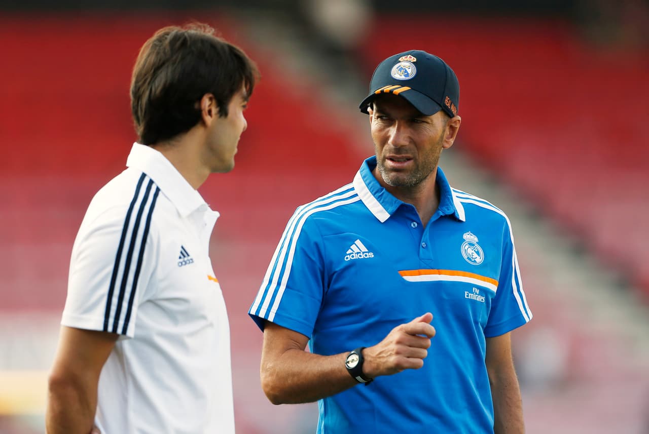 Kaká y Zidane en 2013, cuando el francés era ayudante técnico del Madrid.
