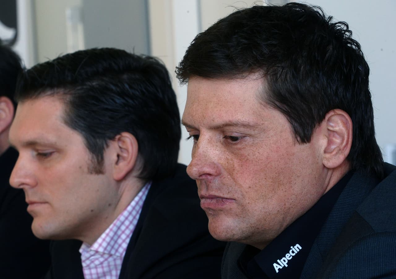 El exciclista alemán Jan Ullrich fue detenido en un hotel de Fráncfort tras agredir a una escort, confirmaron fuentes policiales. Esto se suma a otros incidentes que ensombrecen su carrera.