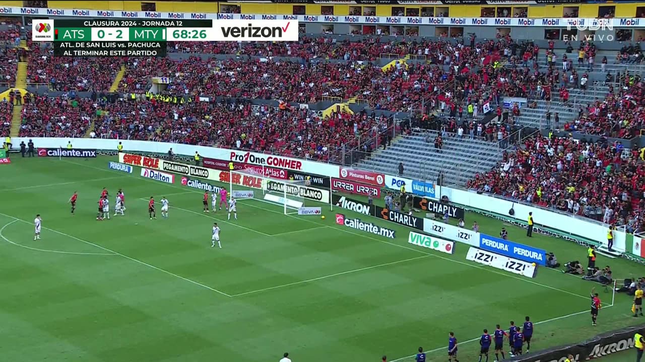 ¡TIRO ATAJADO! disparo por Brandon Vazquez.