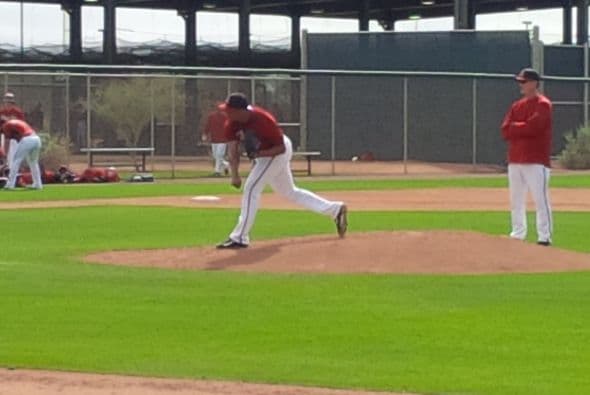 "Detrás" de los entrenamientos de primavera de la MLB, los atléticos jugadores de las grandes ligas muestran todo su talento... y mucho más que eso. Aparte de ejercitarse y compartir con sus seguidores, los beisbolistas lucieron sus atributos de espalda especialmente para las fans.