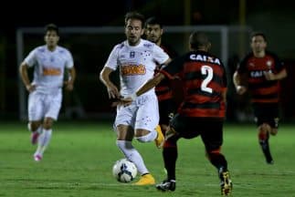 Cruzeiro sigue en la cima del Brasileirao con 59 puntos.