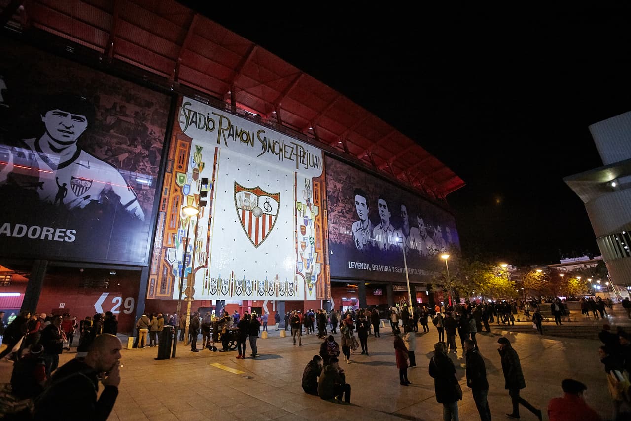 El juego de Ida de Cuartos de Final de la Copa del Rey entre Sevilla y Barcelona tiene un color especial en el estadio Ramón Sánchez-Pizjuán, con ambiente casi de final entre dos grandes.