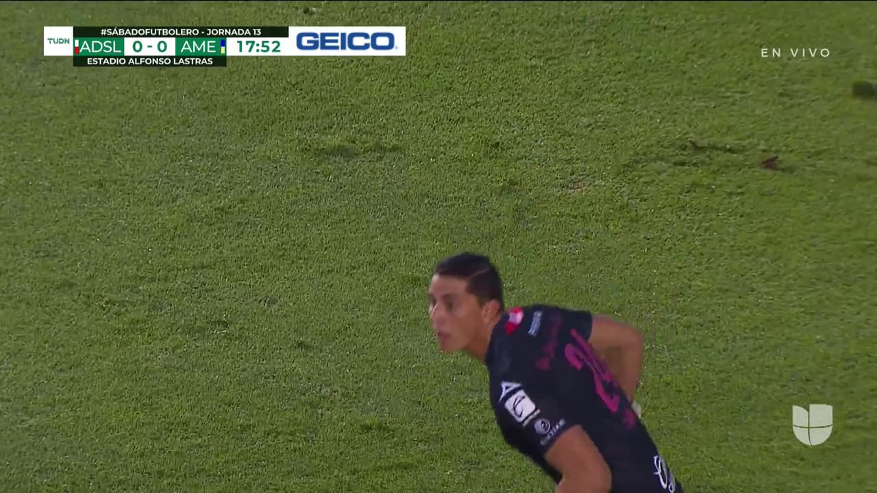 ¡TIRO ATAJADO! disparo por Henry Martín.