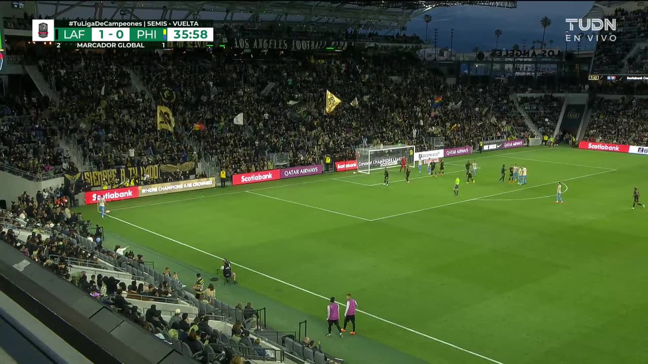 ¡TIRO ATAJADO! disparo por Dániel Gazdag.