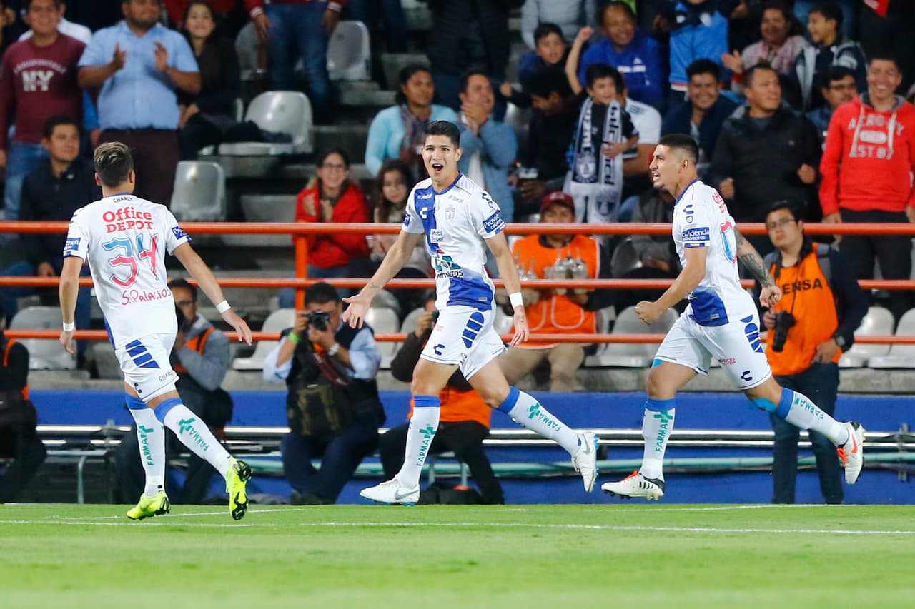 Y apenas a los 2 minutos de partido los locales pegaron primero. Miguel Ángel Tapias abrió el marcador con un remate dentro del área que puso el 1-0 para los hidalguenses.