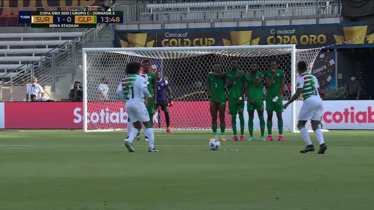 ¡TIRO ATAJADO! disparo por Ridgeciano Haps.