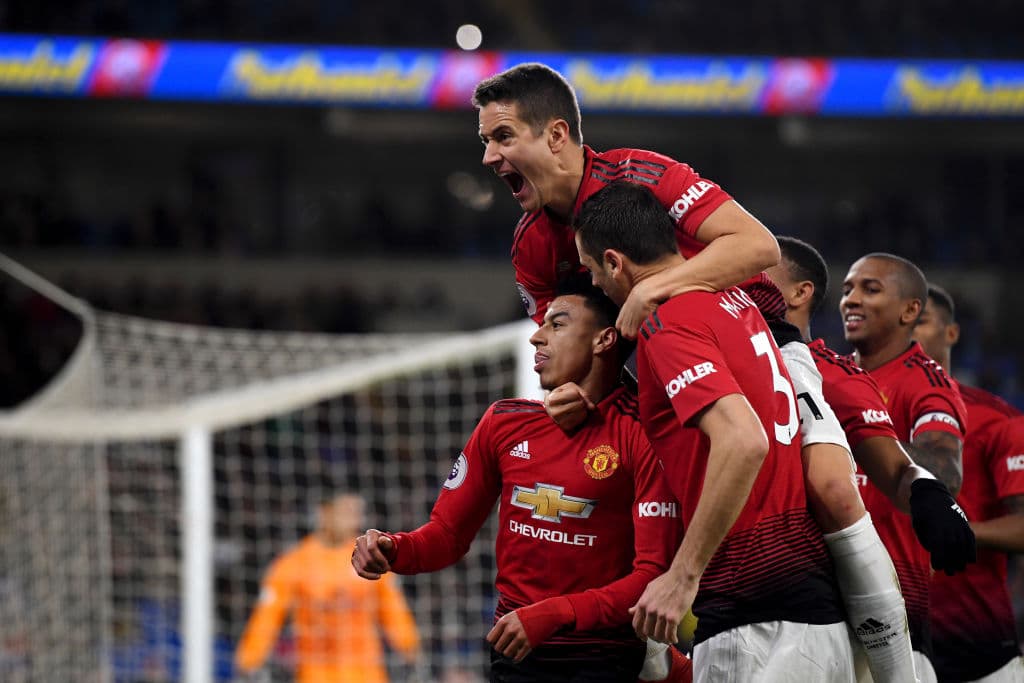 Mejor debut no pudo tener Ole Gunnar Solksjaer quien guió al Manchester United a vencer por 5-1 al Cardiff City, cortando una racha negativa y hundiendo a los galeses en el tema del descenso.