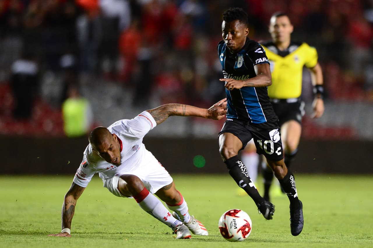 Con goles de Leonardo Fernández y Jorge Aguilar, Gallos y Diablos no se hacen daño y reparten puntos en Querétaro.