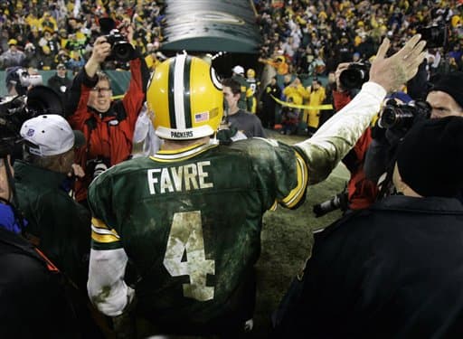 Los Green Bay Packers reconocieron la trayectoria del ex QB Brett Favre en su anillo de honor y NFL.com/Español se dio a la tarea de recolectar las mejores imágenes de su carrera y su trayectoria hacia la inmortalidad (AP-NFL).