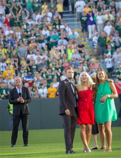 Los Green Bay Packers reconocieron la trayectoria del ex QB Brett Favre en su anillo de honor y NFL.com/Español se dio a la tarea de recolectar las mejores imágenes de su carrera y su trayectoria hacia la inmortalidad (AP-NFL).