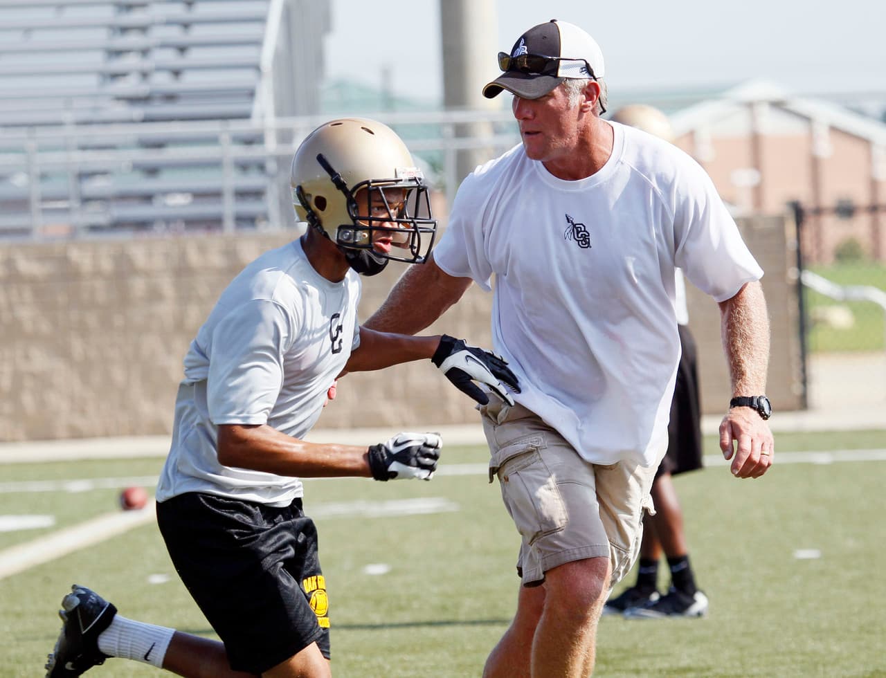 Los Green Bay Packers reconocieron la trayectoria del ex QB Brett Favre en su anillo de honor y NFL.com/Español se dio a la tarea de recolectar las mejores imágenes de su carrera y su trayectoria hacia la inmortalidad (AP-NFL).