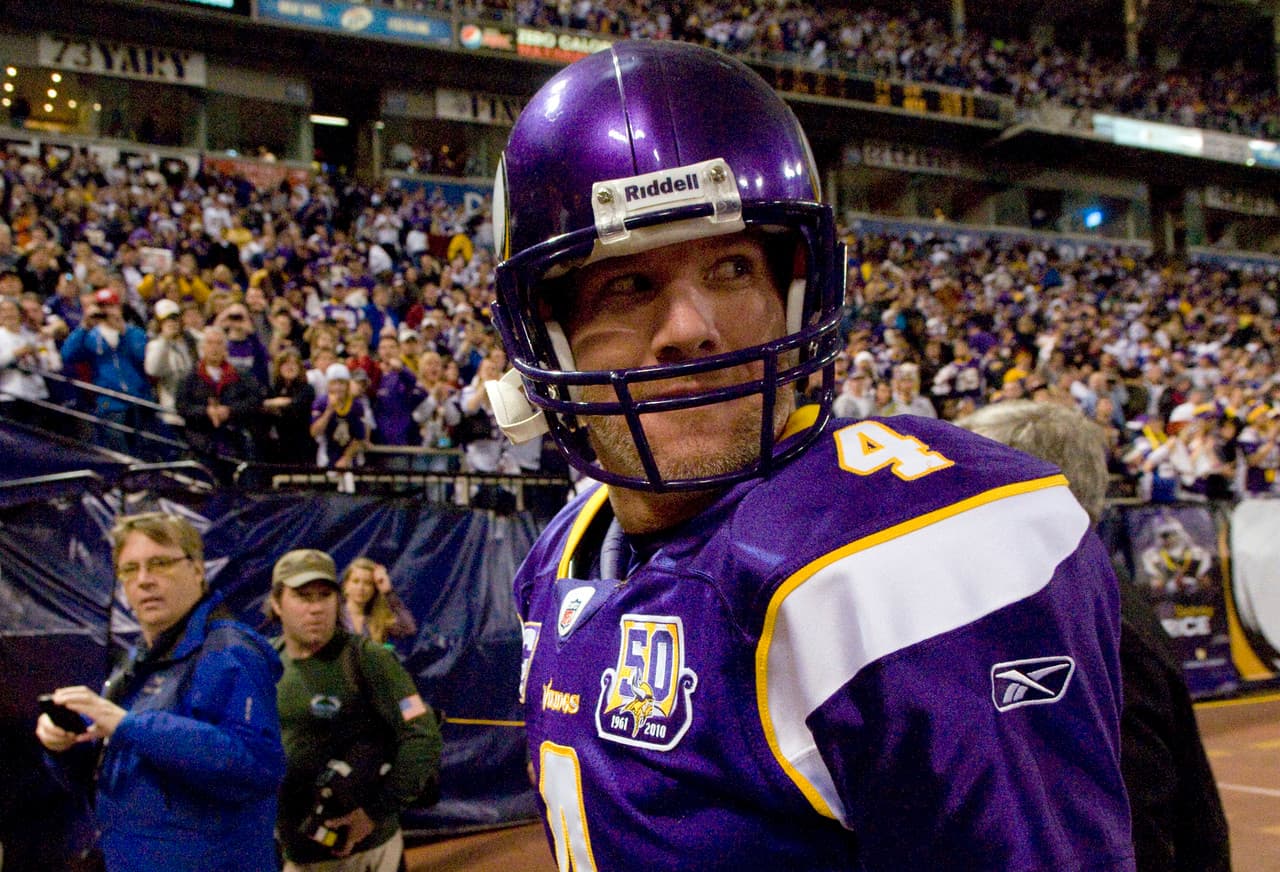 Los Green Bay Packers reconocieron la trayectoria del ex QB Brett Favre en su anillo de honor y NFL.com/Español se dio a la tarea de recolectar las mejores imágenes de su carrera y su trayectoria hacia la inmortalidad (AP-NFL).