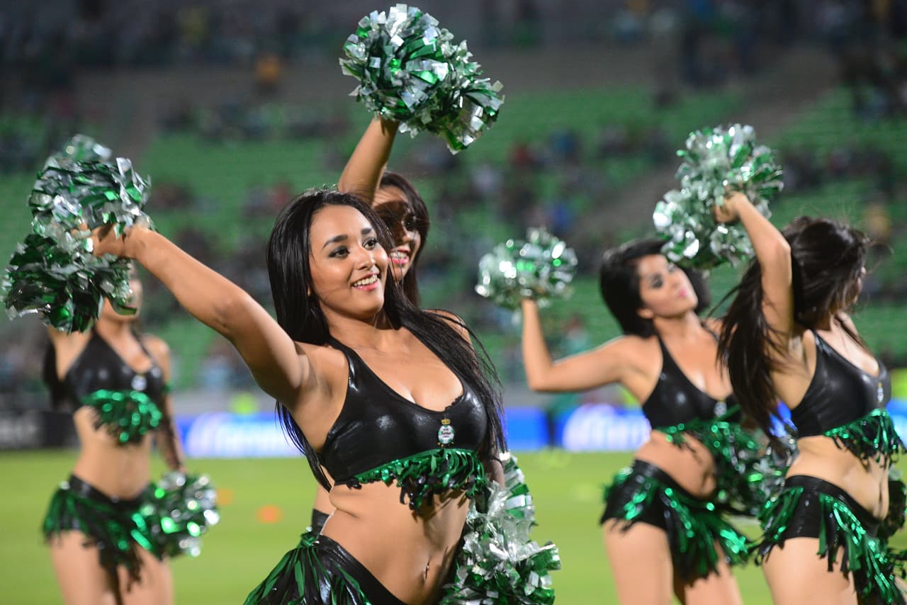 La belleza de las porristas en la fecha 3