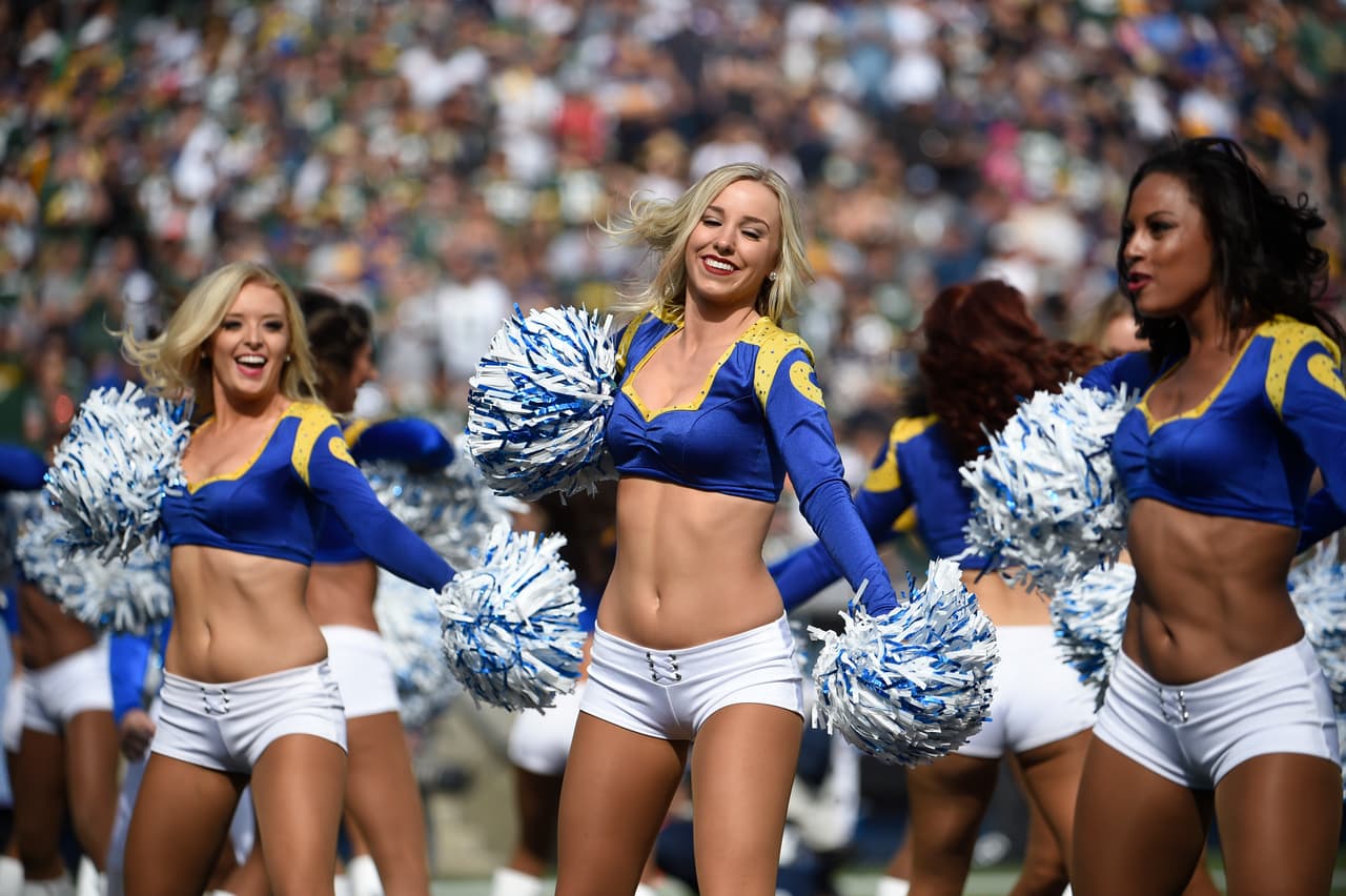 Las animadoras de los equipos del fútbol americano estadounidense le ponen un condimento especial a los encuentros de la NFL en los diferentes estadios en Estados Unidos.