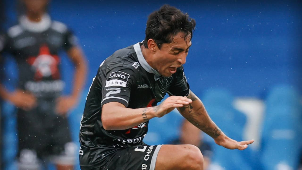 Omar Govea debuta con empate en el futbol de Rumania