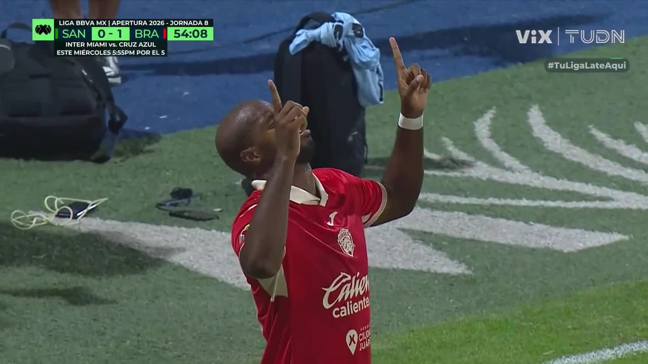 ¡Gol de Juárez! Óscar Estupiñan marca el 1-0 desde los once pasos