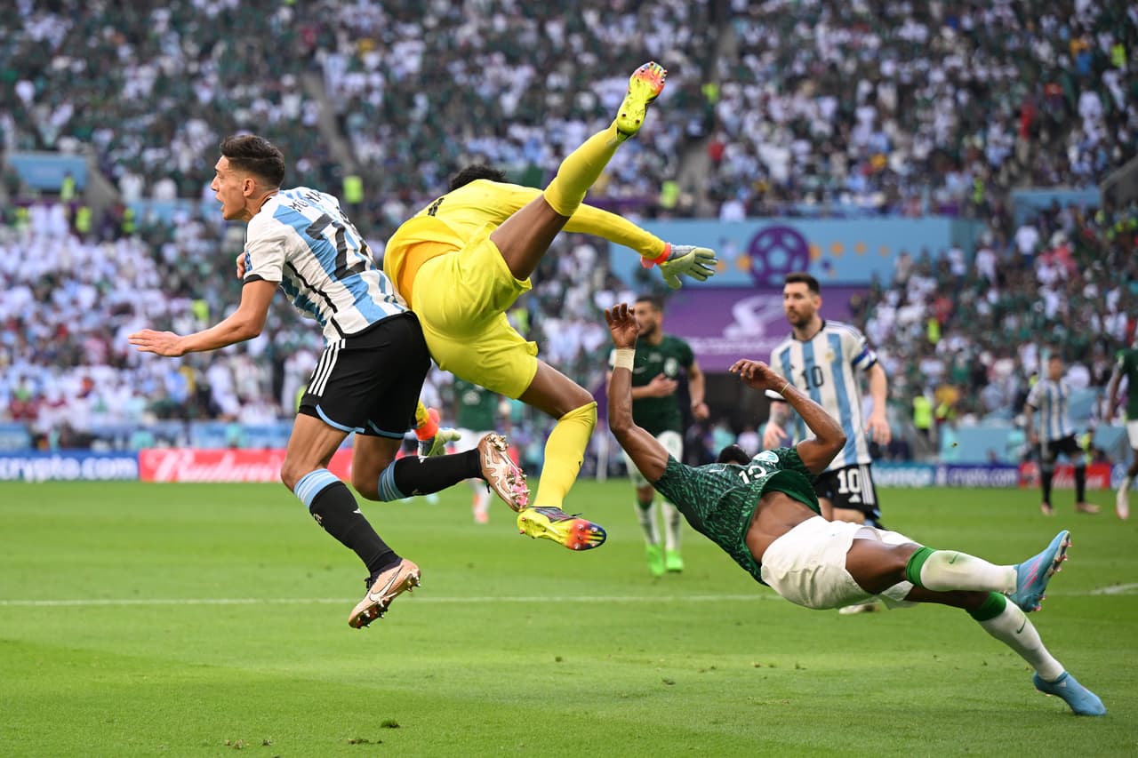 Arabia Saudita logra un triunfo histórico al vencer al equipo de Argentina con todas sus estrellas.