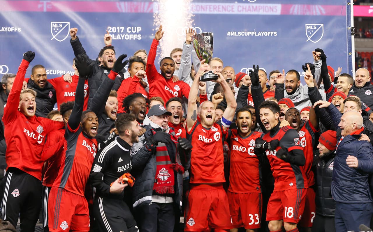 Toronto FC sufre para eliminar al Columbus Crew y clasificar nuevamente a la Copa MLS