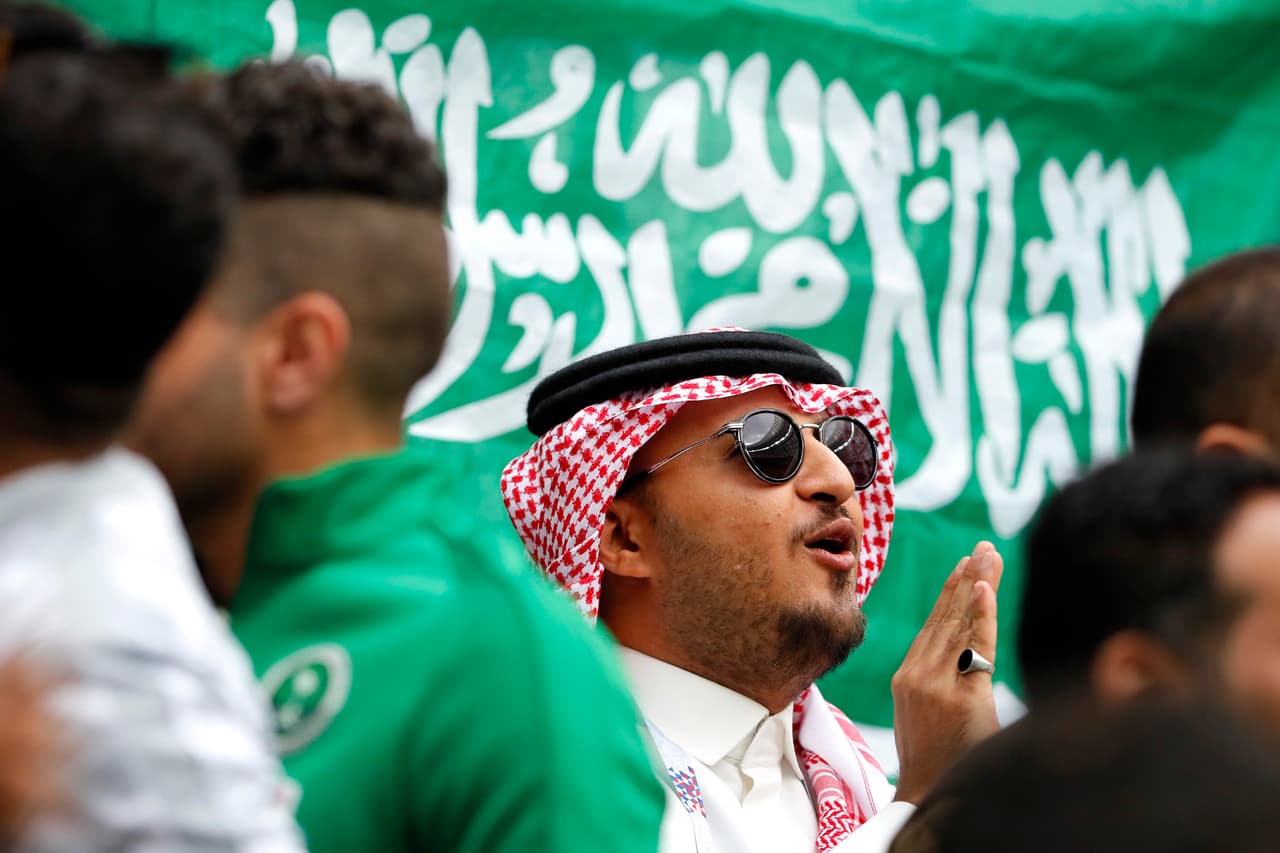 Fanáticos de Rusia y de Arabia Saudí, junto a uno que otro invitado de otros países, hicieron parte de la fiesta previa al partido inicial del Mundial en la jornada inaugural.