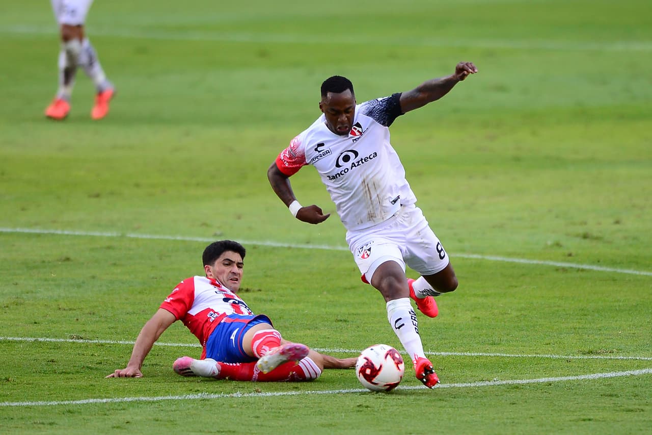 Javier Correa y Mauro Quiroga fueron los encargados de marcar en el entrenido empat que nos brindaron el Atlético San Luis y el Atlas.