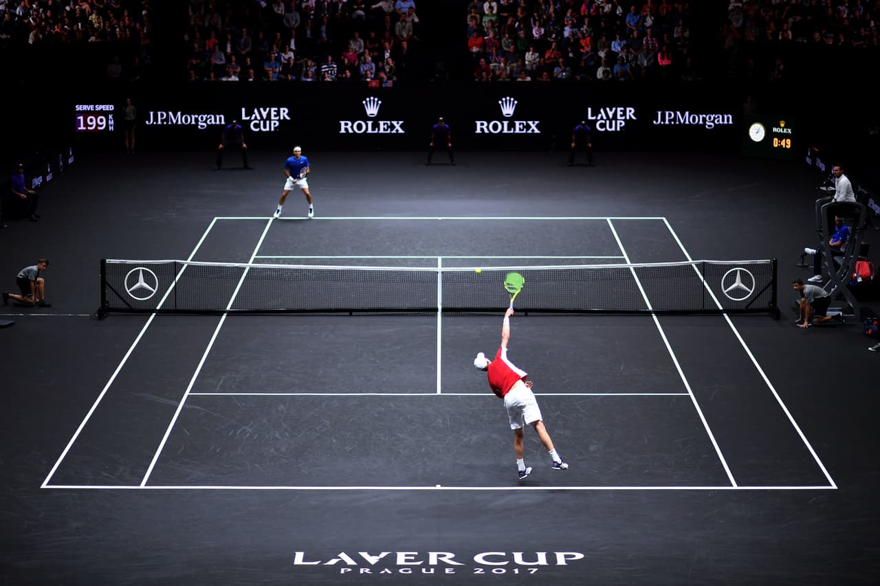 El día 2 arrancó con la victoria de Roger Federer ante Sam Querrey con parciales de 6-4 y 6-2. Dos puntos más para el equipo europeo.