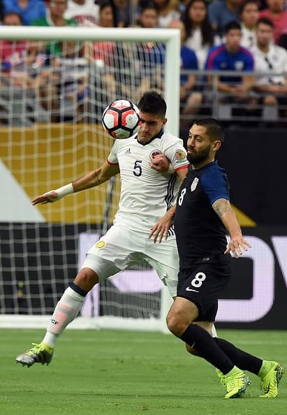 Clint Dempsey: Fue un peligró constante. Ospina le sacó varios balones de gol. Remató en varias ocasiones. Calificación: 9.