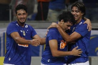 A falta de cinco jornadas, Cruzeiro está arriba de Sao Paulo por cinco puntos.