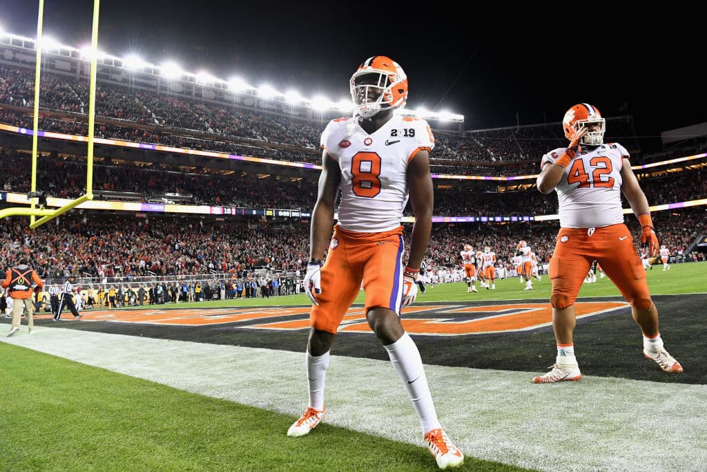 La recepción de Ross fue para anotación, de 75 yardas y que silenció los manchones marrones en la grada del Levi's Stadium y el sector naranja estalló en júbilo.