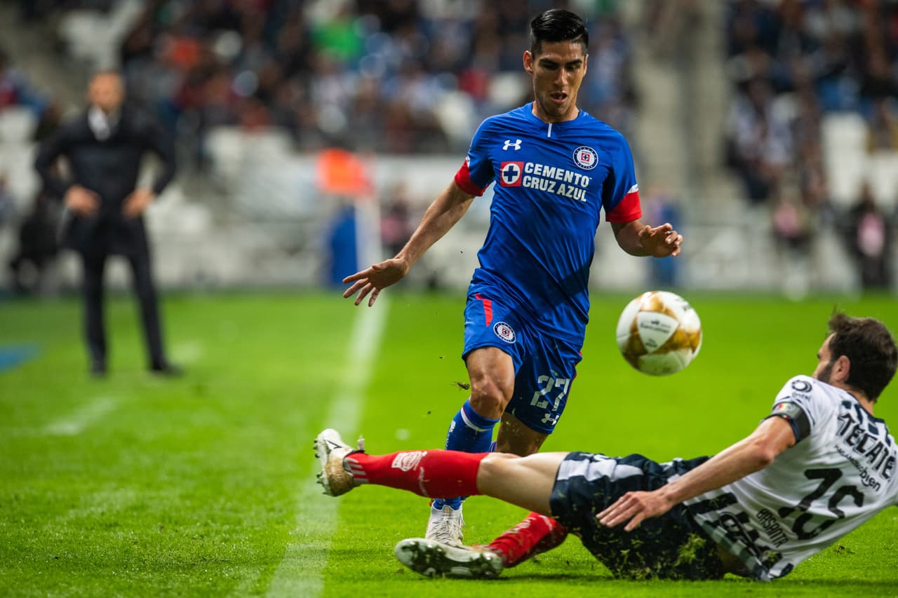 <b>Antonio Madueña: 6.</b> No fue capaz de frenar a Rodolfo Pizarro por su costado y tampoco se sumó al ataque. Noche gris para el lateral cementero. (Mexsport)