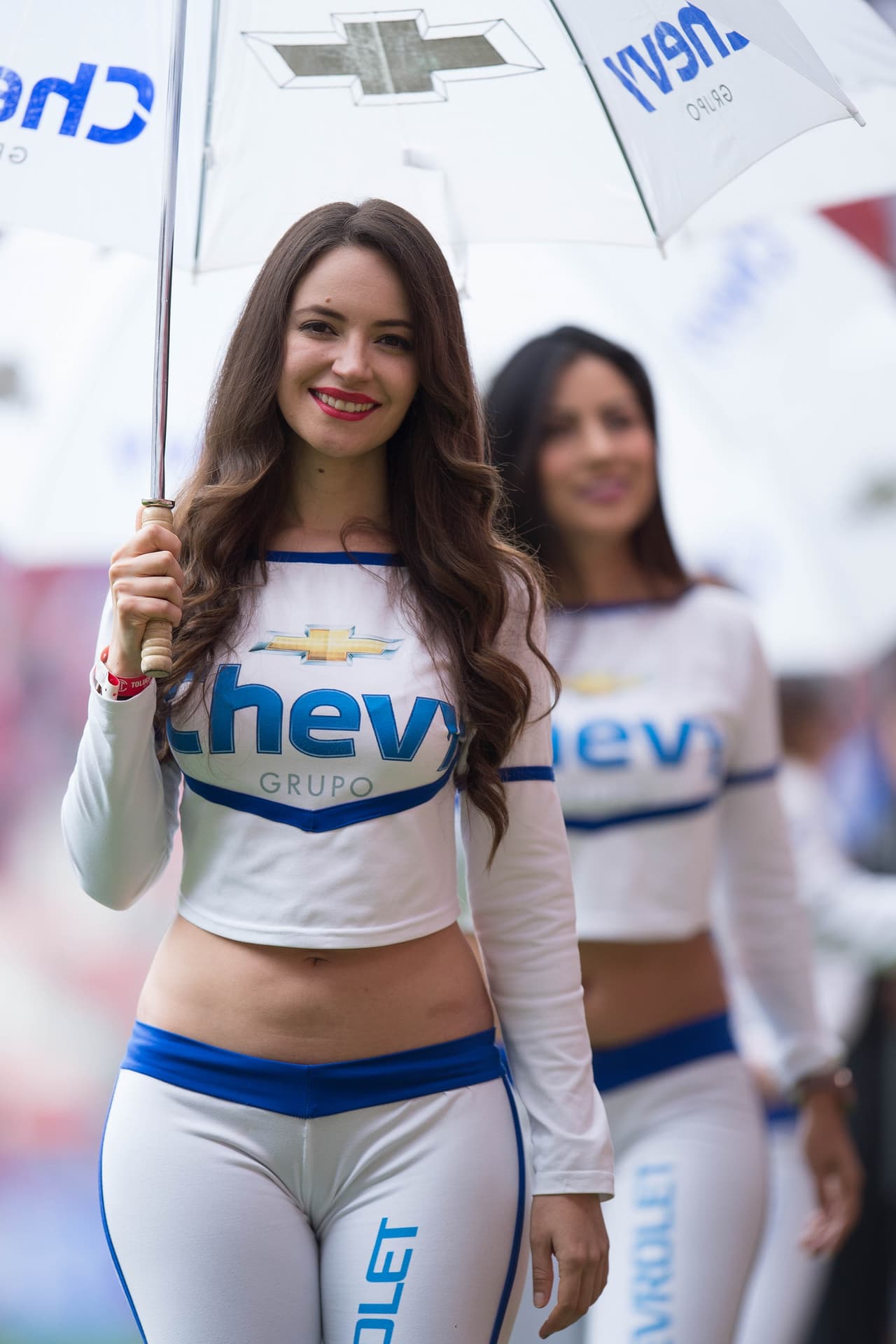 La belleza de las animadoras le dieron con su sensualidad el color a la jornada dominical en la definición de los últimos dos semifinalistas en la Liguilla del Clausira 2018.