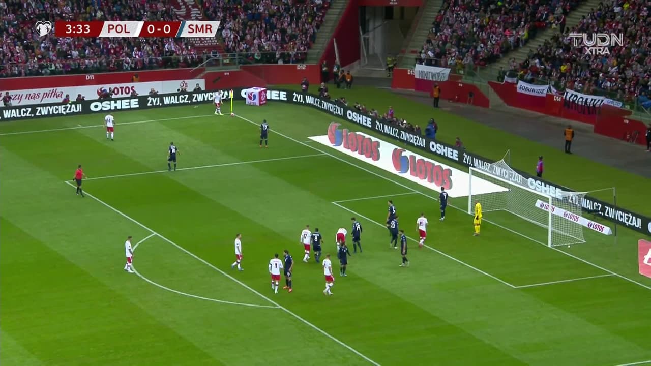 ¡TIRO ATAJADO! disparo por Kacper Kozlowski.