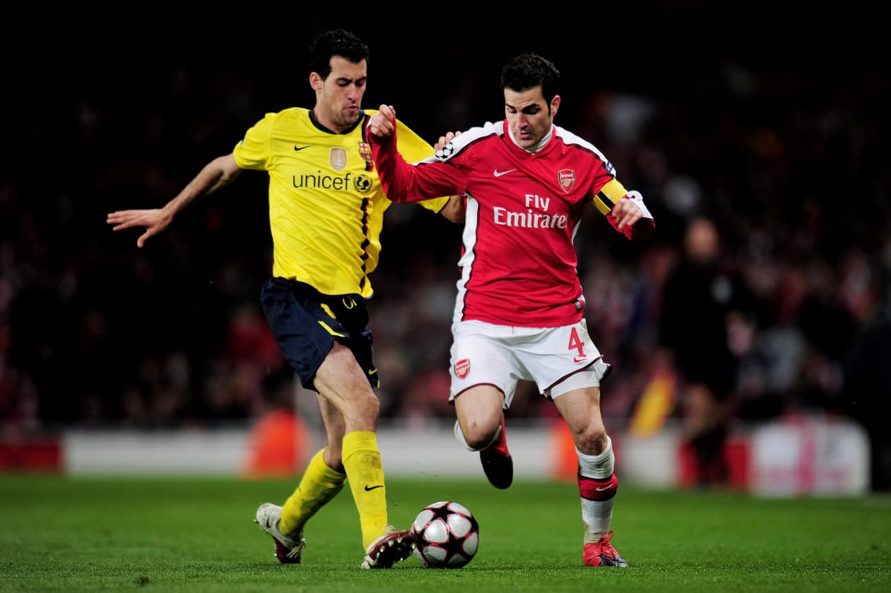 Fàbregas con el Arsenal enfrentando al Barcelona en Champions League.