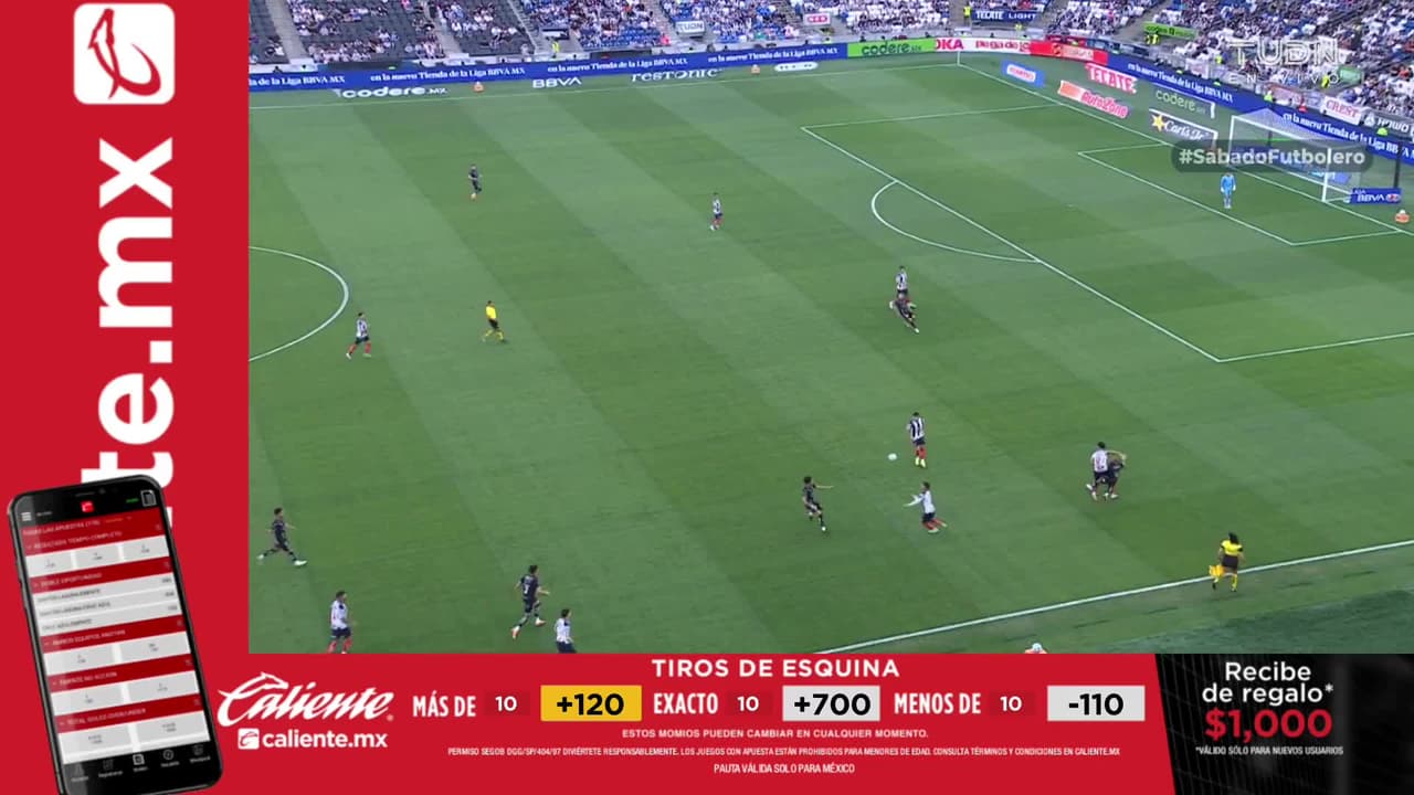 Arranca el partido y la pelota está en juego.