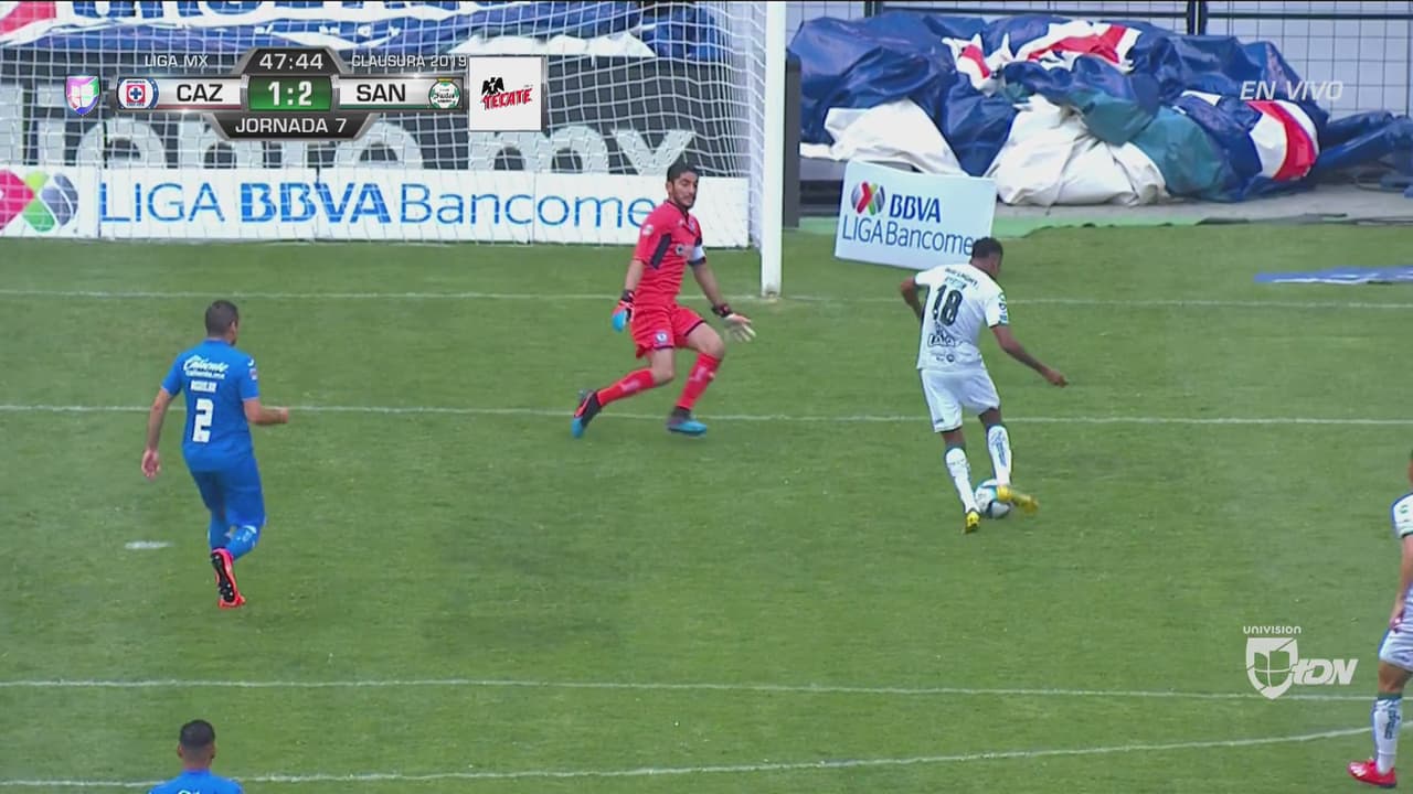 ¡Regalito de Cruz Azul! Preciado marca para Santos