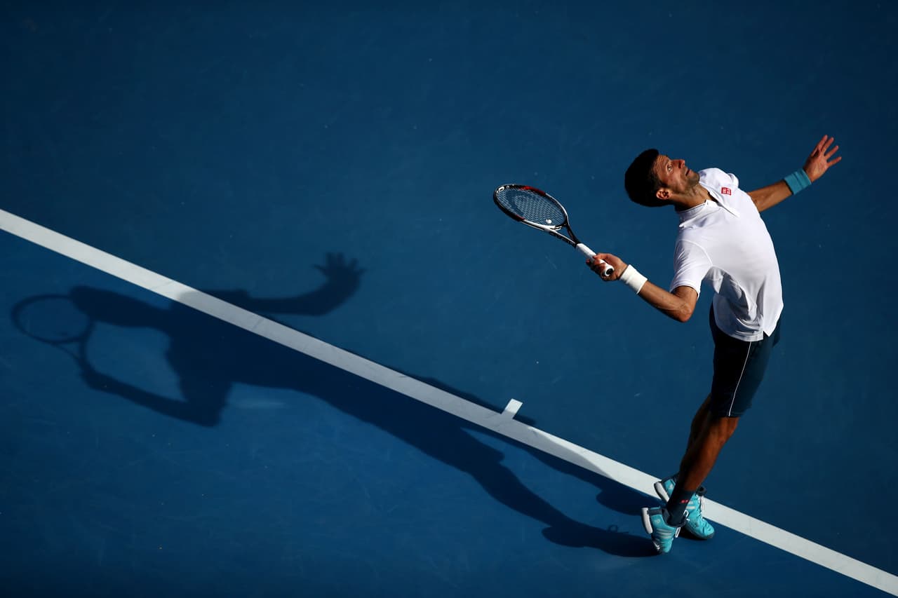 El uzbeco Denis Istomin, 117 del mundo, dejó fuera del Abierto de Australia al serbio Novak Djokovic, campeón en seis ocasiones y defensor del título los dos últimos años al vencerle en segunda ronda, por 7-6 (10), 5-7, 2-6, 7-6 (5) y 6-4.
