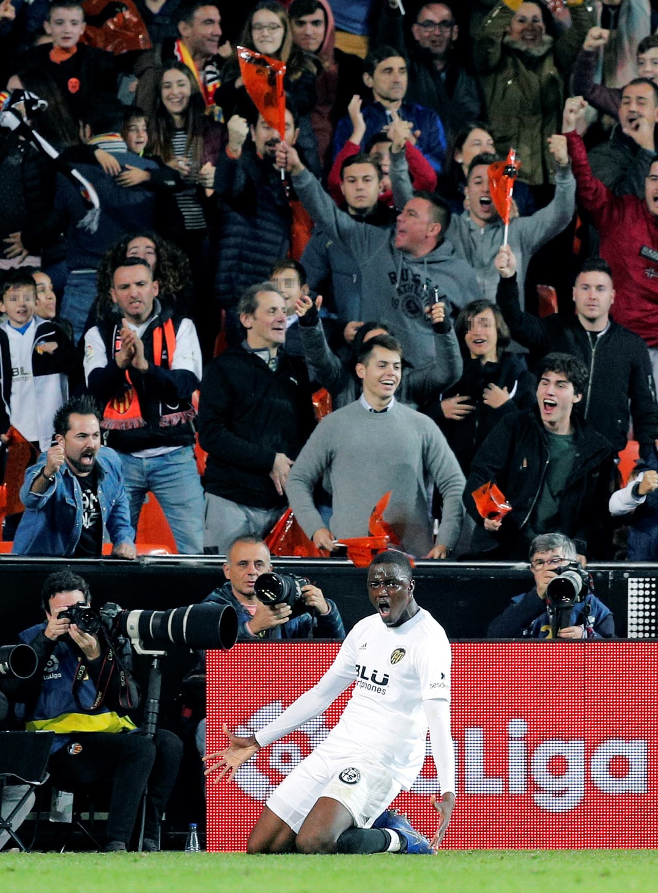 <b>Mouktar Diakhaby (Valencia CF)</b>. El defensa central francés del Valencia CF firmó el gol del empate del equipo che en el descuento ante el Sevilla.