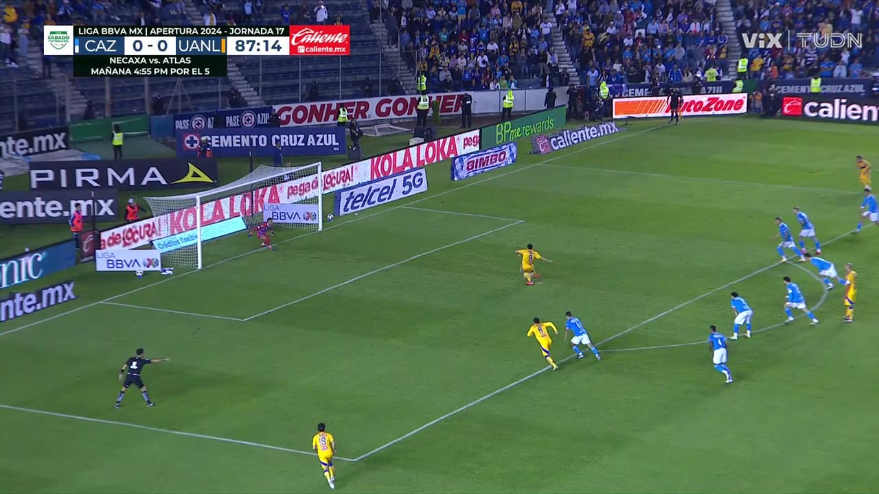 ¡Se rompe el empate! Ibáñez marca el primer gol para los felinos