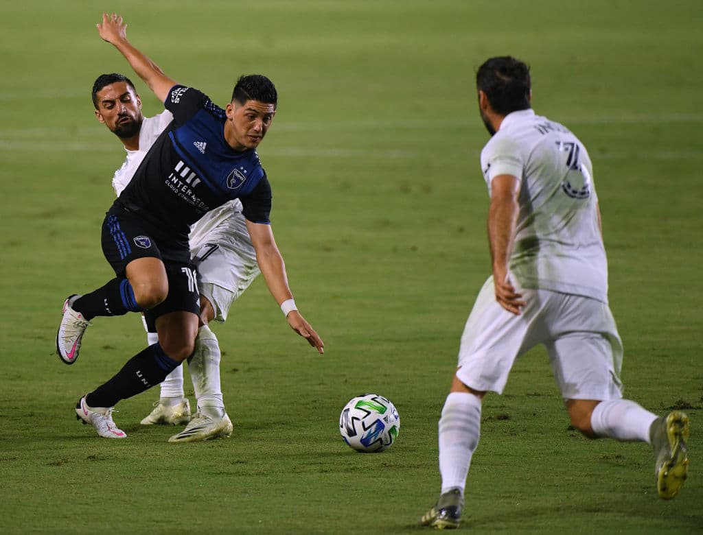 Qazaishvili (11’) abrió el marcador para los de Almeyda y Daniel Steres (33’) emparejó los cartones. Cade Cowell (59’) regresaba la ventaja para San José Earthquakes, pero Cristian Pavón (72’) acertó un penal para empatar nuevamente el partido. Finalmente, Lletget (82’) liquidó el duelo en la recta final. Jonathan dos Santos tuvo minutos de juego.