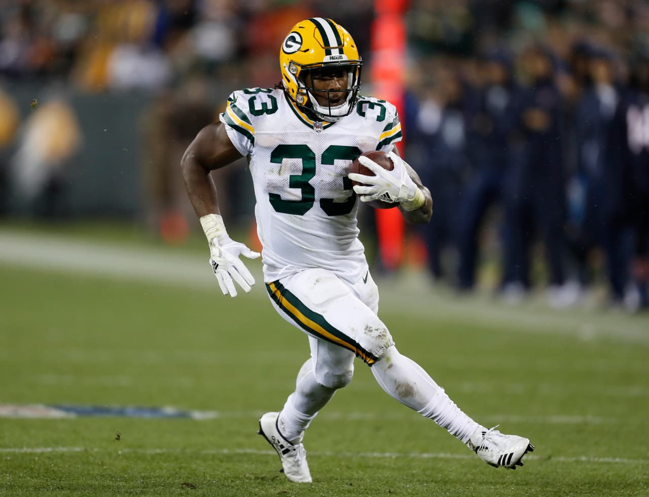 RB:
<br>
<b>Aaron Jones (Packers) </b>Ingresó contra Chicago por las lesiones de Ty Montgomery y Jamaal Williams, y no desentonó con 49 yardas y 1 TD. Aunque no sea grave la lesión del #88, seguramente será involucrado por la calidad que mostró y podróa dar buenas cifras en Dallas.
