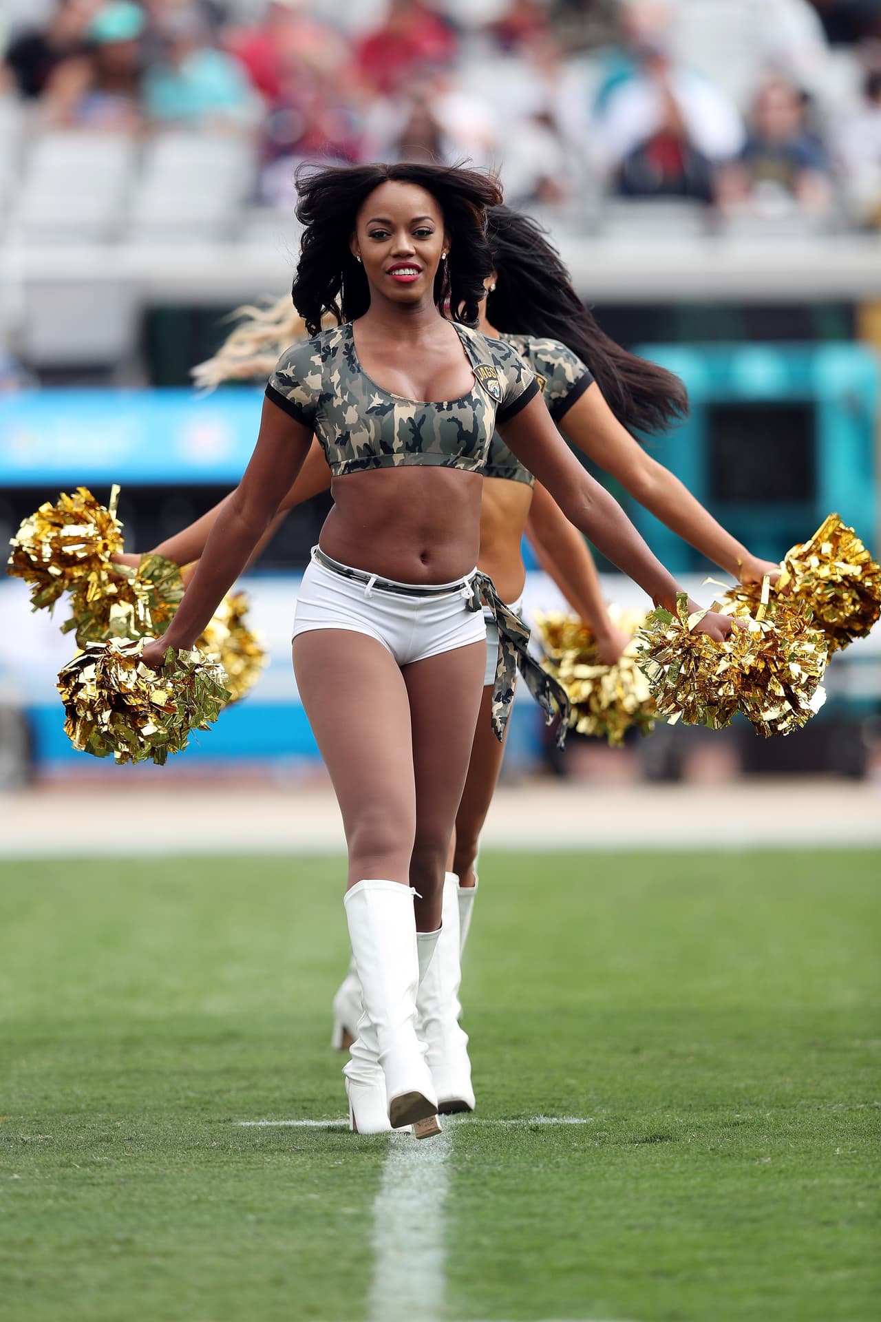 A pesar de la derrota, las porristas de los Jaguars mantuvieron el ambiente en Jacksonville.