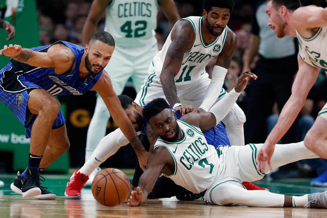 <b>Orlando 93-90 Boston</b>. Nikola Vicevic Anotó 24 puntos y recuperó 12 rebotes en la segunda victoria de Orlando en 2018-19. Boston dejó escapar el triunfo al encestar apenas 9 de 40 intentos de triples.