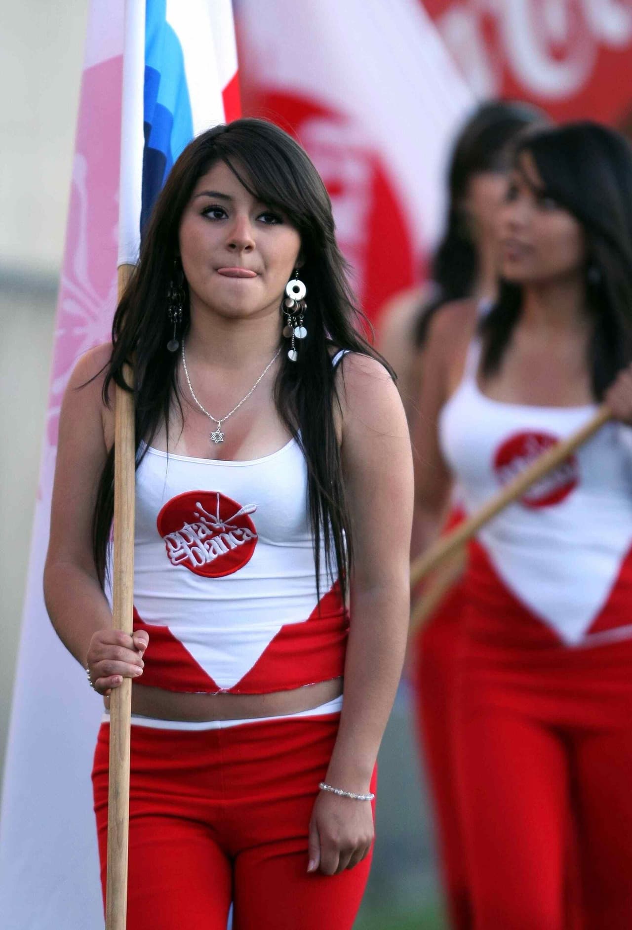 Bellas porristas en la vuelta de las semis