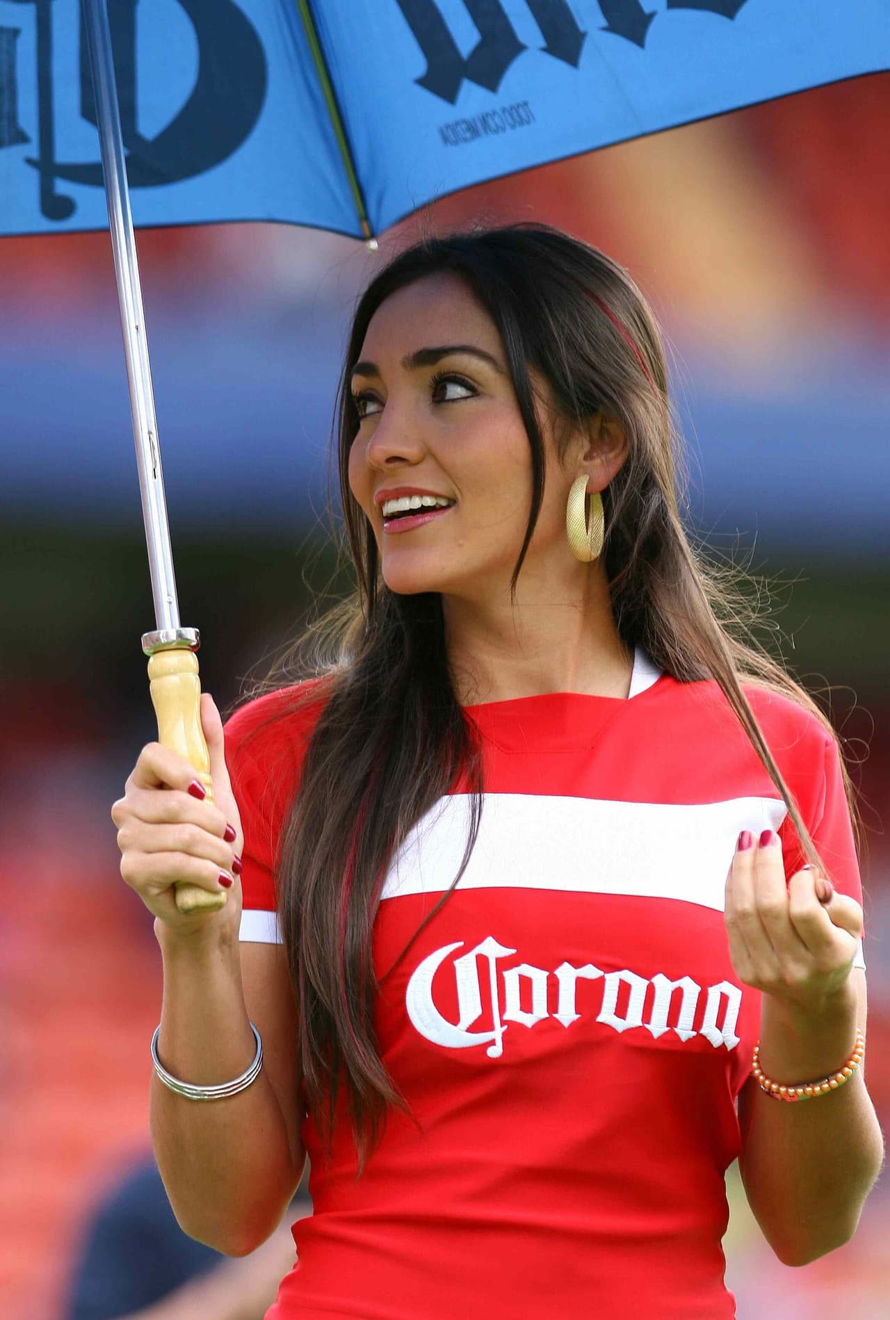 Bellas porristas en la vuelta de las semis